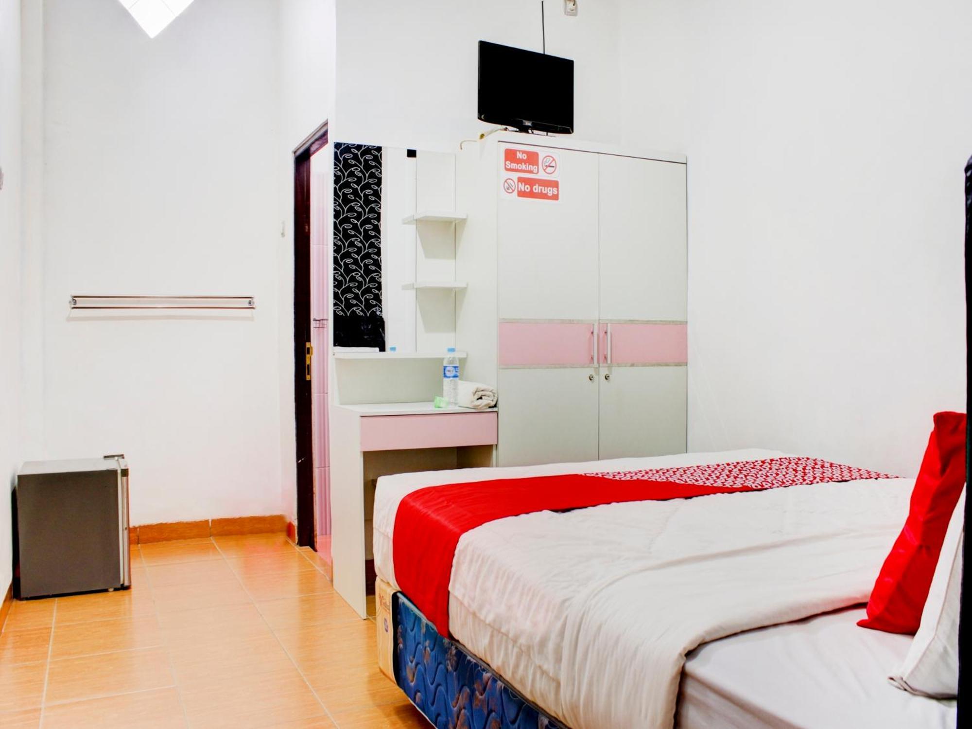 Oyo 3855 Homestay Semata Wayang Syariah Banjarbaru Екстериор снимка